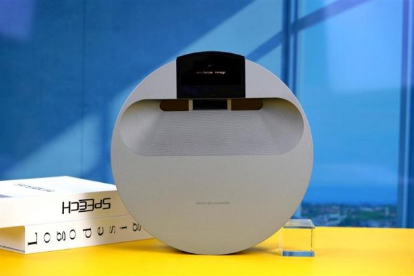 峰米 R1 超短焦激光投影仪与坚果O1哪个好？哪个更值得买？